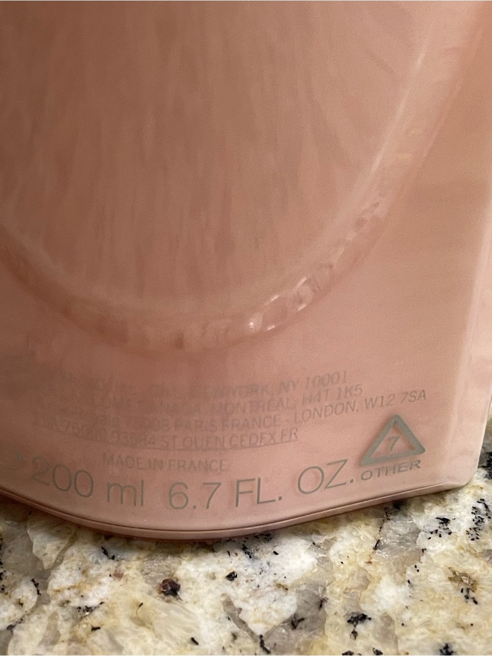 La Vie Est Belle Pink Body Lotion - Picture 2 of 3